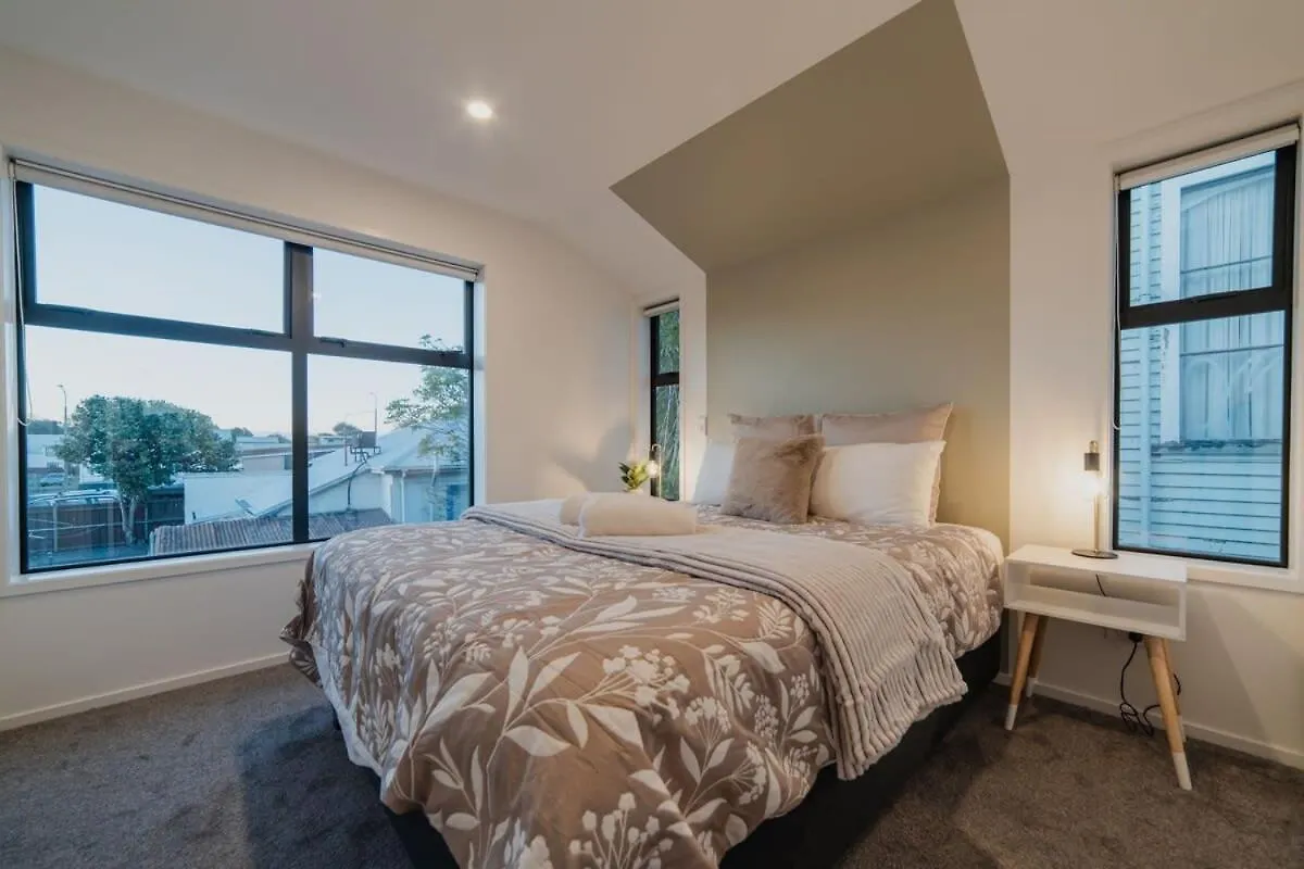 Misty Meadows Manor - Your Urban Oasis location